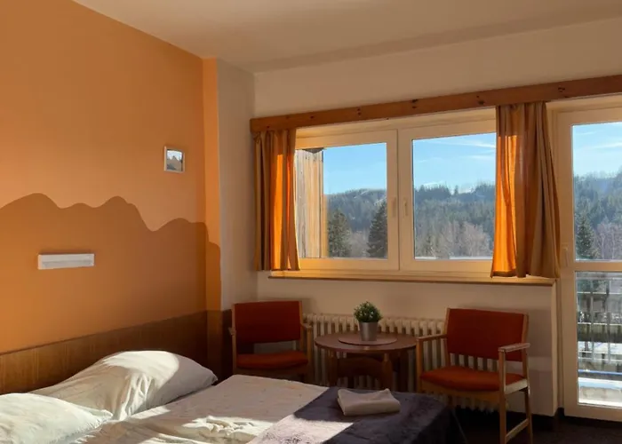 - Retro Hotell