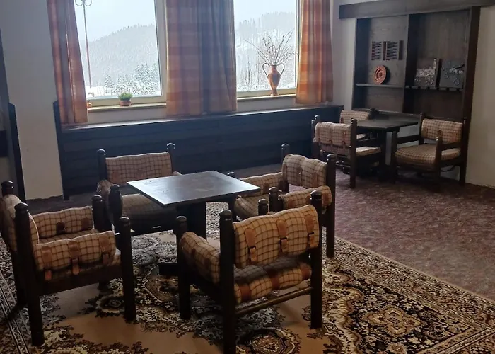 - Retro Hotell *